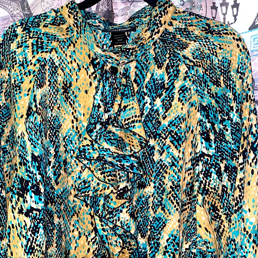 Ashley Stewart Women’s Print Button Down Blouse in Size 18/20